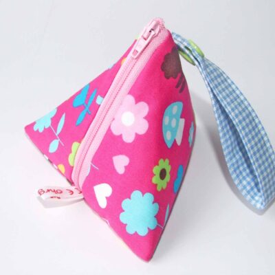 Schnullertasche pink mit bunten Waldmotiven