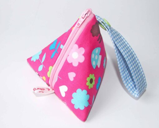 Schnullertasche pink mit bunten Waldmotiven